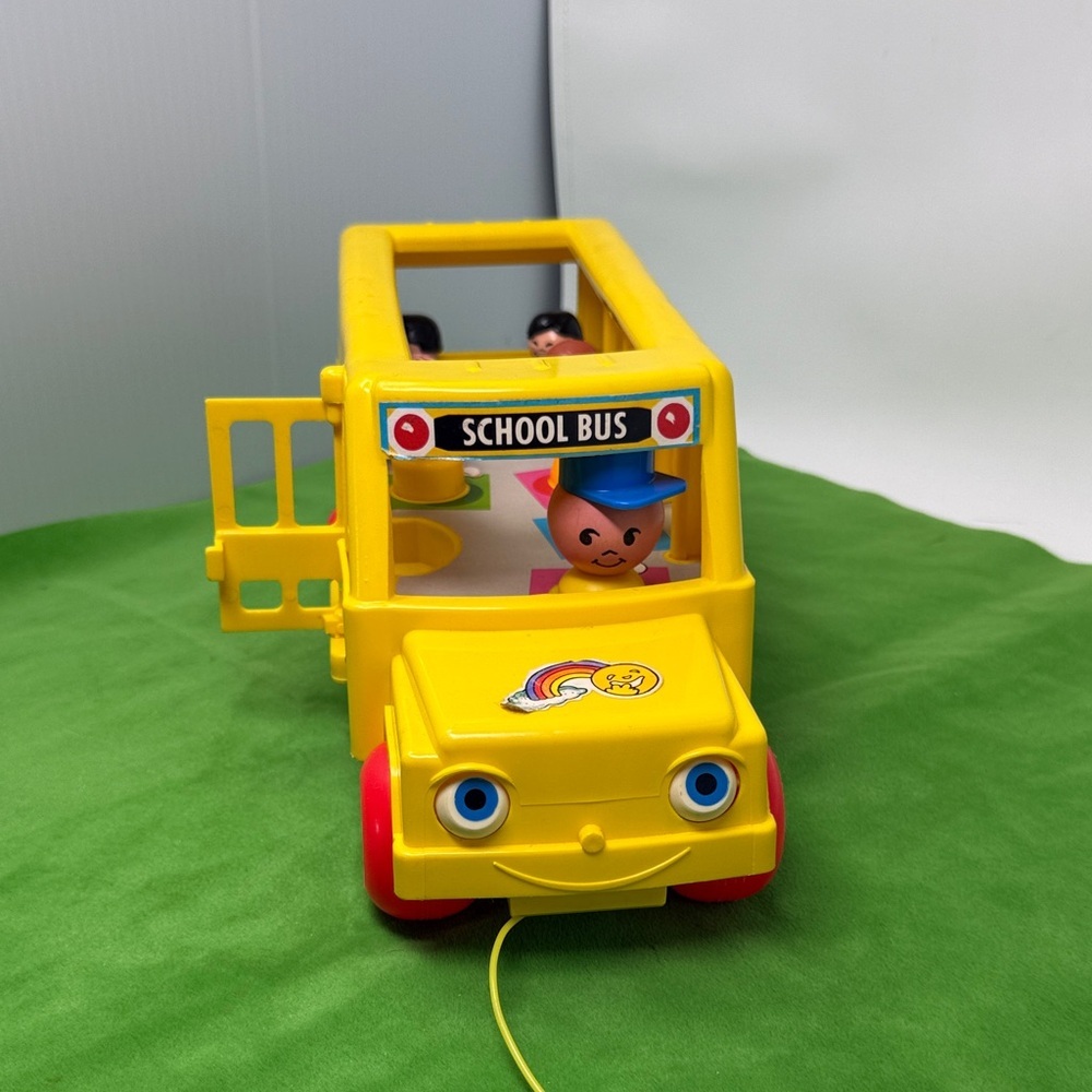 Fisher-Price Yellow School Bus with Little People